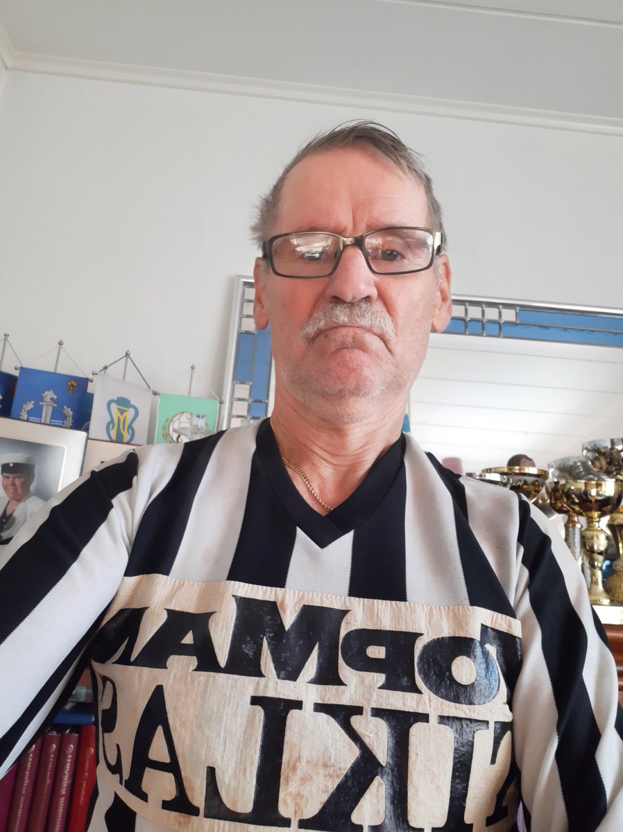 Hyvää seurapaitapäivää kaikille.