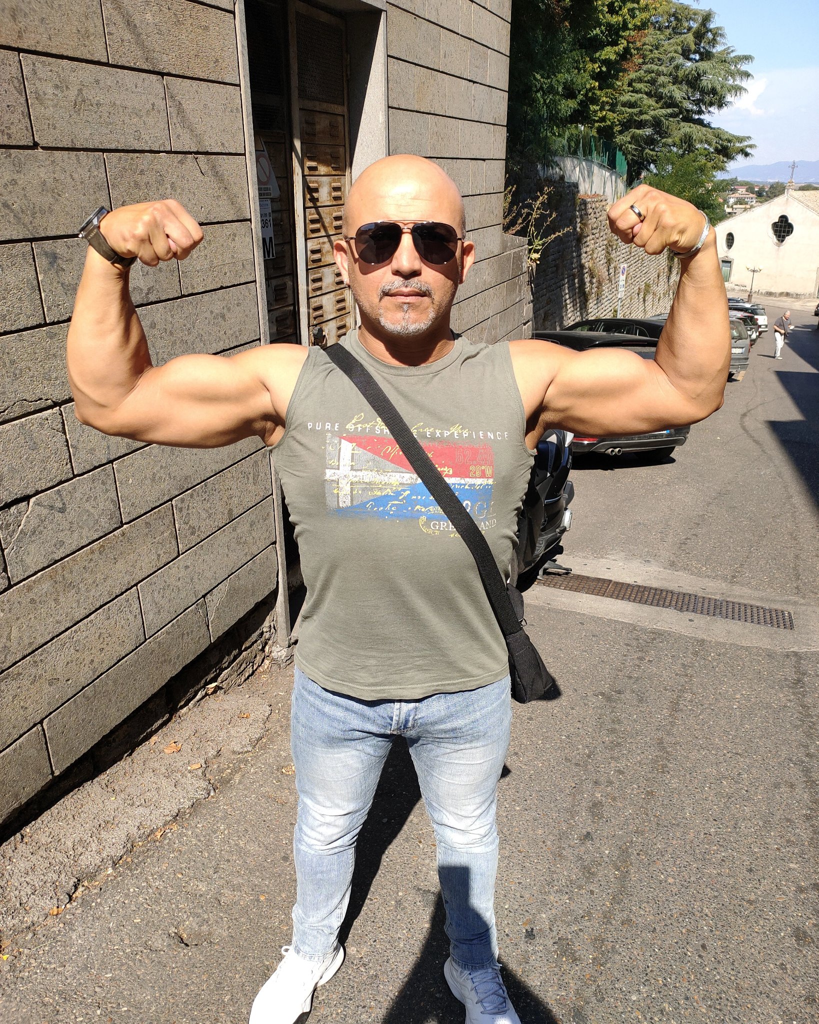 #MuscleMan #macho #italiano https://t.co/rPJ5Z7LFZn
