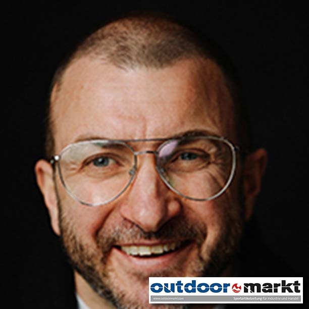 MarktOutdoor's tweet photo. Wir haben für Ausgabe 07/21 mit Markus Zanier, CEO des österreichischen Handschuhanbieters Zanier, über die Perspektiven für den Winter gesprochen. Hier geht es zum kompletten Interview.

https://t.co/4Y3ks7FBRa

#outdoor #zanier #interview https://t.co/SYqewreRos