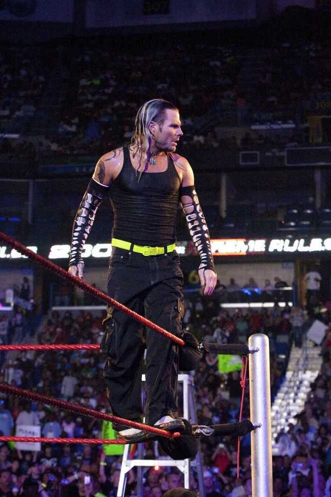 kozeiha's tweet photo. Tout le monde parle de John Cena et de Randy Orton (que j'aime beaucoup), mais le vrai GOAT c'est Jeff Hardy ! https://t.co/Ba3TCTm0ft