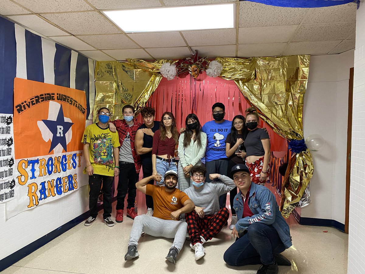 mgonzales915's tweet photo. @Lucero_wrestle and his crew ! @Wrestle_Ranger #teamworkmakesthedreamwork #riverside4ever #gunzout #bangbang 🧡💪🏼🔥💪🏼🧡🔥💪🏼🧡🔥💪🏼🧡 https://t.co/Lu1gcHVF5O