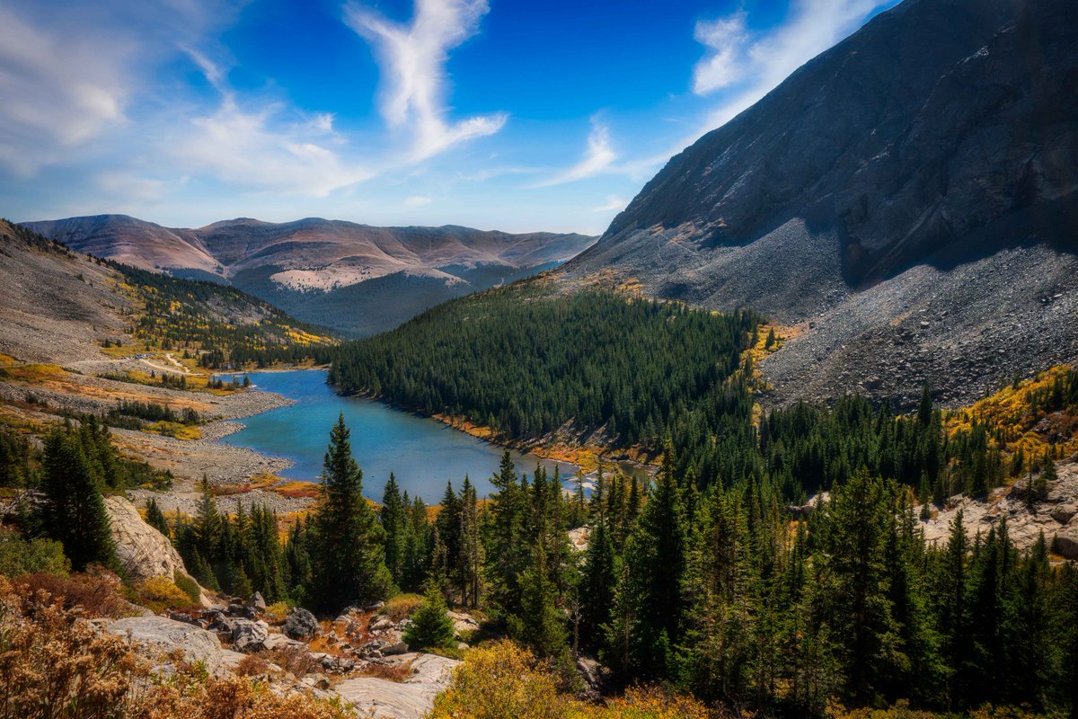 ChadGilbertPhot's tweet photo. Blue Lakes is located near Breckenridge, CO.  This is a wonderful spot to visit any time of year, but Fall is definitely my favorite.  

Bbe sure to visit https://t.co/Mc5FdVCOdH!

#photography, #photo, #foto, #photog, #landscape, #aspen, #fallcolors, #breckenridge, https://t.co/QelmSYcPr3