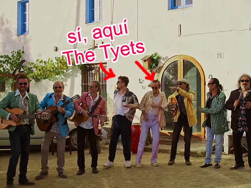 elsexperts's tweet photo. 😍 The Tyets ens visiten avui per presentar-nos un grup que han apadrinat per fer una col·lab: Los Manolos‼

👉 I VOSALTRES❓ Quin referent teniu que sigui més jove que vosaltres mateixos❓ https://t.co/WcfoHf5thH