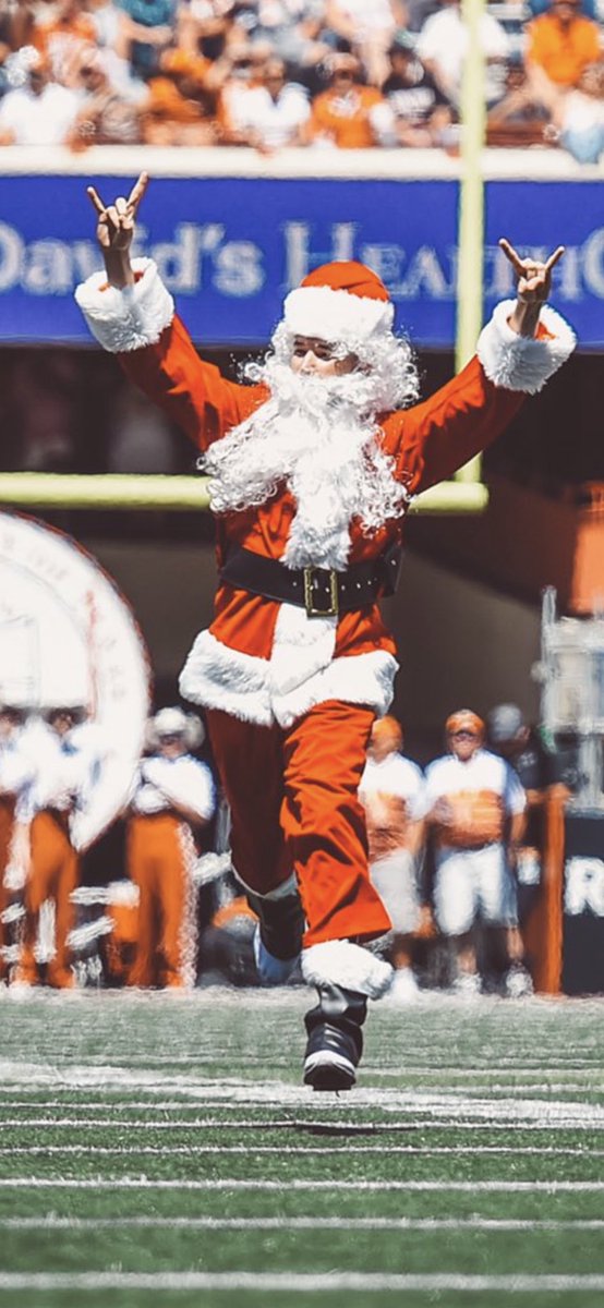 DeGuirePM's tweet photo. Greatest Santa Pic Ever https://t.co/eoZeT1uiDy
