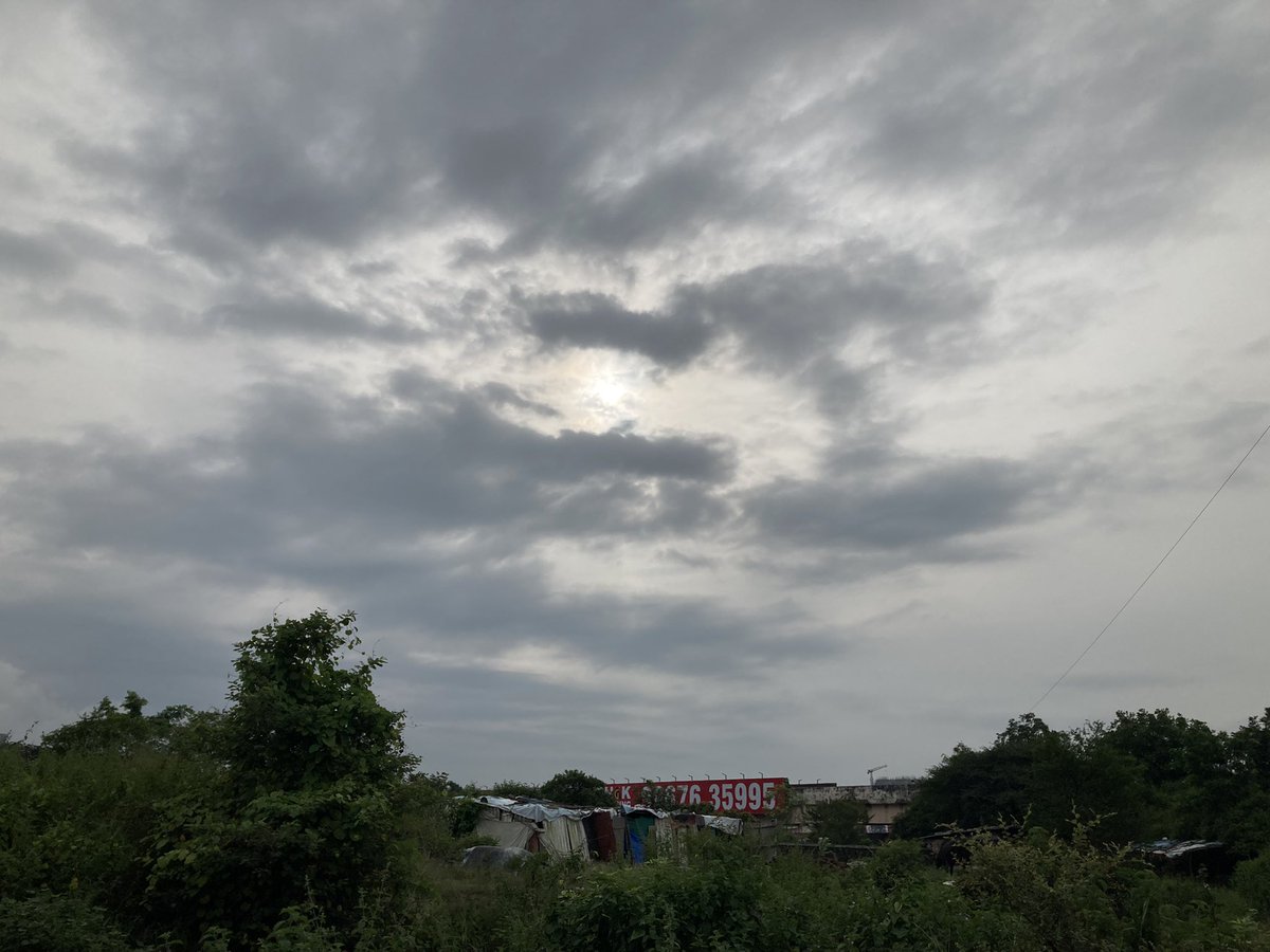 akhaware's tweet image. 50 kms #cycling to Kasarsai Dam. No crowd today, just 3 friends, many ducks, few dogs and tea stall. Enjoyed breathing more fresh air and watching the beauty around and of course clicks pictures. #ChasingSunlight seems a challenge today.