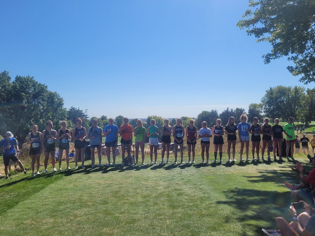 mkunwin's tweet photo. OC ran at UNK on another HOT day! Chaney got 7th place out of 179 runners! Ellen then Madison came in next finishing in the middle of the pack. Dawson (59), Brayden (64), and Carmine (104) all finished in the top half of the 243 runners! Proud of all our runners! @OC_Knights https://t.co/kcwdckITKL