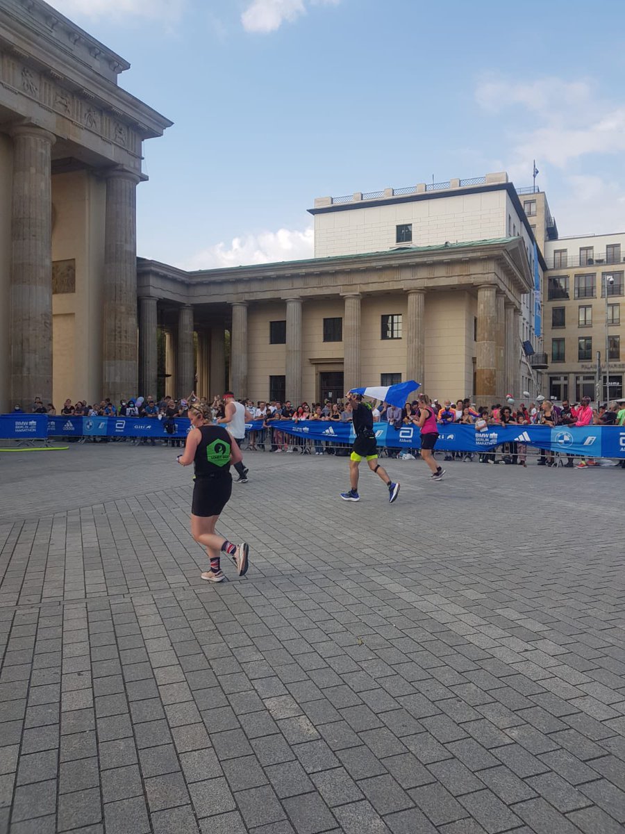 13marv's tweet photo. Si se pudo #BMWBM2021 #Berlin42 #RunForJoy #ReStartRunning @berlinmarathon https://t.co/MXKyFAxi0c