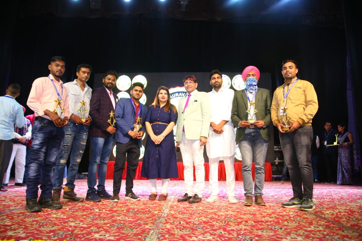 AniketSajan3's tweet photo. 06th Bharat Gourav Award Shah Auditorium Delhi
#bhartgouravAward
#youthvisionwelfaresocietypryagraj
#Northcentarlrailwayscoutandguidepryagraj
#mejaroad https://t.co/luaMIYCCjZ