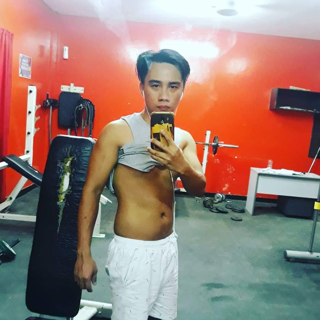 stanlyalter18's tweet photo. San kaya pwede makipagdate malapit na pasko https://t.co/QJ4Fw85WHW
