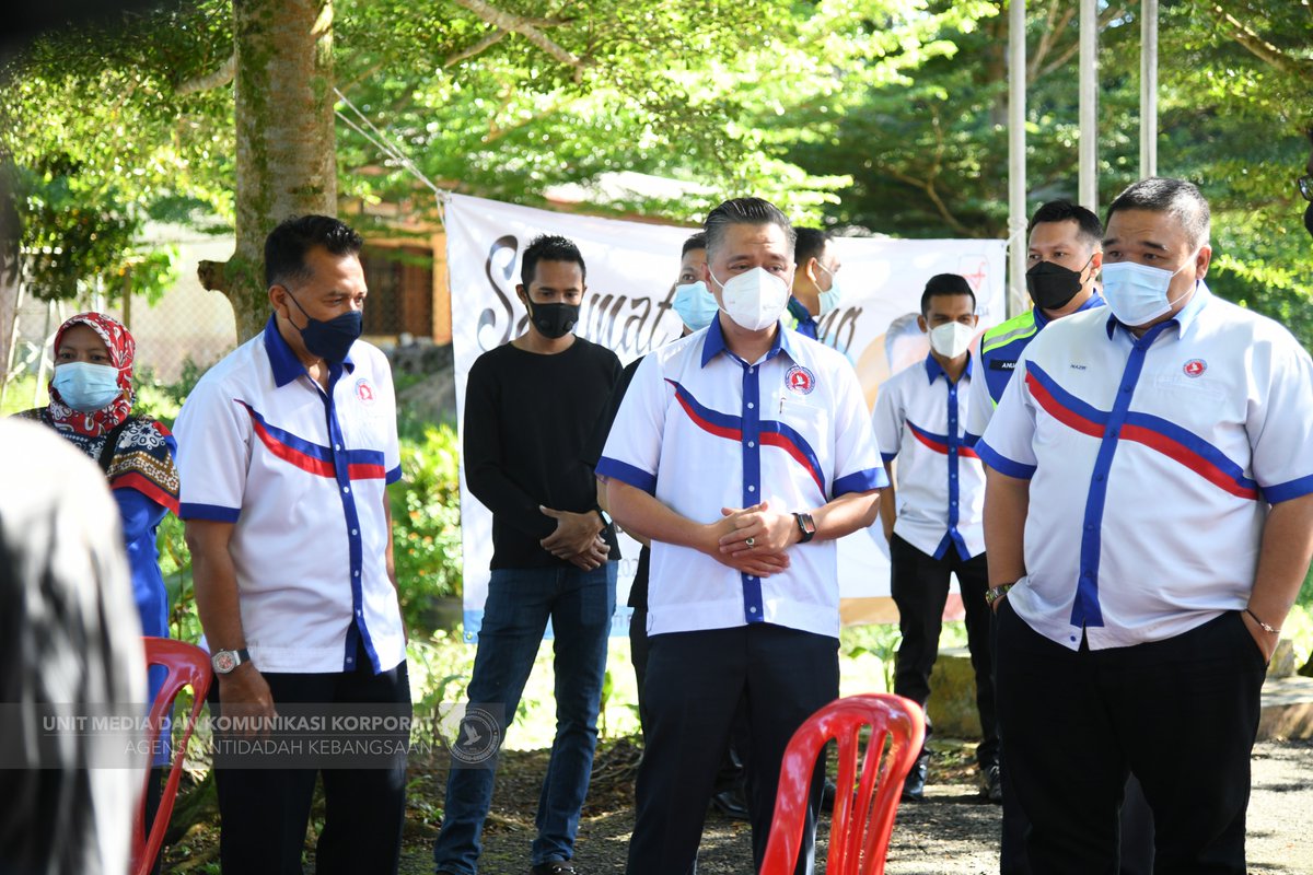 AADKMalaysia's tweet photo. Program Ziarah Ehsan Agensi Antidadah Kebangsaan (AADK) Negeri Selangor sempena lawatan Dato' Dr Muhamad Sade Mohamad Amin, Timbalan Ketua Pengarah (Operasi) AADK ke Felda Soeharto, Hulu Selangor pada hari ini. https://t.co/i1m2VbAYMU