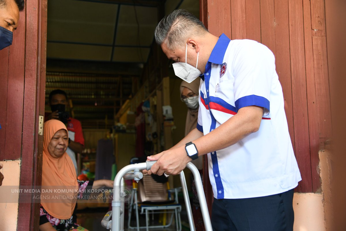 AADKMalaysia's tweet photo. Program Ziarah Ehsan Agensi Antidadah Kebangsaan (AADK) Negeri Selangor sempena lawatan Dato' Dr Muhamad Sade Mohamad Amin, Timbalan Ketua Pengarah (Operasi) AADK ke Felda Soeharto, Hulu Selangor pada hari ini. https://t.co/i1m2VbAYMU