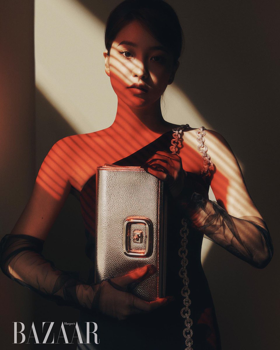 RVUPDATE_'s tweet photo. INSTAGRAM UPDATE

"@.harpersbazaarkorea @.rogervivier"
 https://t.co/tymPT09xzn (1)

#YERI #RedVelvet @.yerimiese @RVsmtown https://t.co/eJtgTFbgcX
