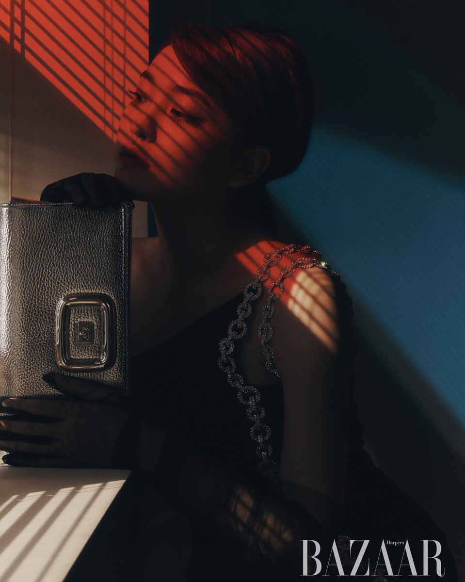 RVUPDATE_'s tweet photo. INSTAGRAM UPDATE

"@.harpersbazaarkorea @.rogervivier"
 https://t.co/tymPT09xzn (2)

#YERI #RedVelvet @.yerimiese @RVsmtown https://t.co/kVkG4Aqv8f