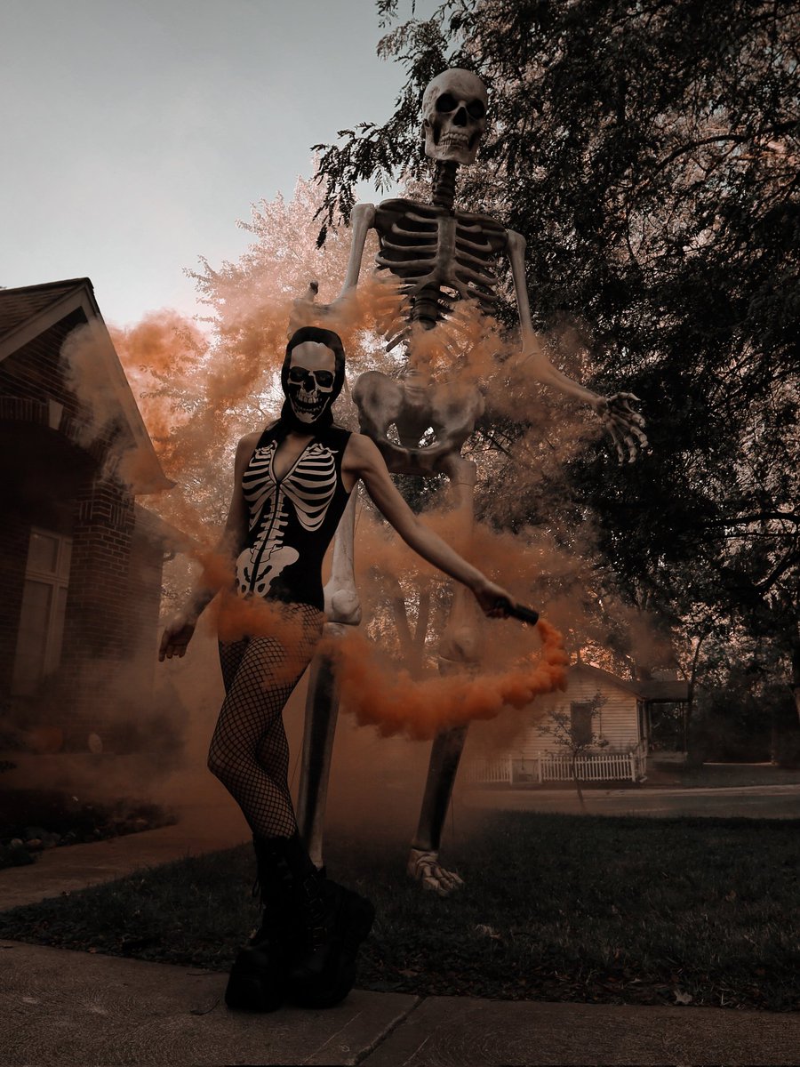 TRIPLESIX_'s tweet photo. 'tis the season... 💀🎃 https://t.co/Fr7d9HzWvn