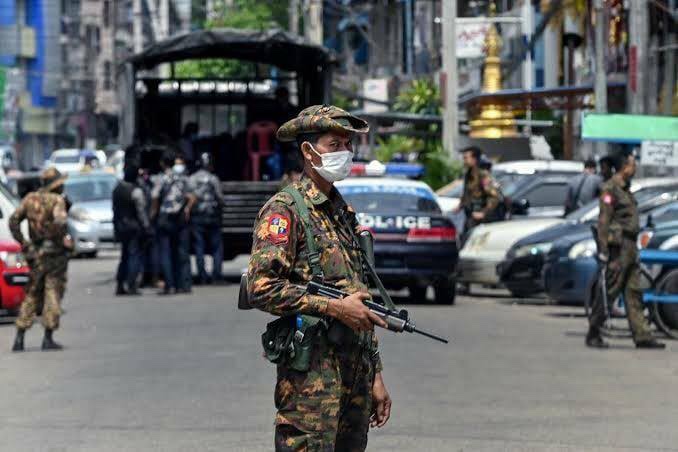 Junta’s thugs are extorting money from entrepreneurs under duress with business licenses, increased tax and security since Feb 1 coup. #Chevron_StopSponsoringSAC #Sep28Coup   #WhatsHappeningInMyanmar