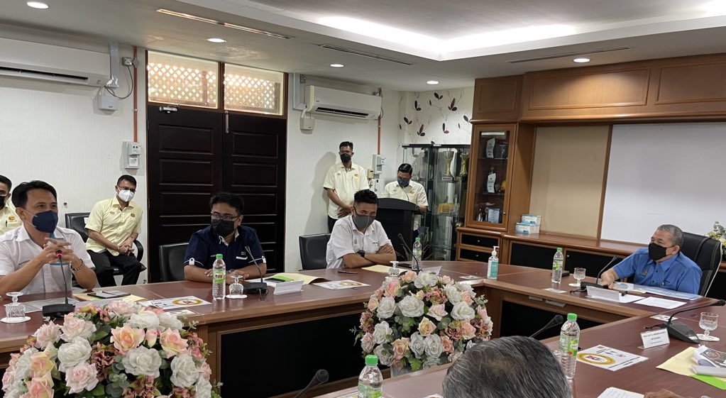 Fadillah Yusof 🇲🇾 (@petrajayamp) on Twitter photo Libat urus merentas parti. Terima kasih ADUN Jawi, ADUN Sg Acheh & ADUN Bukit Tambun yg hadir sama memberi pandangan dalam taklimat projek di <a href="/JKR_SPSelatan/">JKR Seb Perai (S)</a>
#BekerjaBersamaRakyat Libat urus merentas parti. Terima kasih ADUN Jawi, ADUN Sg Acheh & ADUN Bukit Tambun yg hadir sama memberi pandangan dalam taklimat projek di <a href="/JKR_SPSelatan/">JKR Seb Perai (S)</a>
#BekerjaBersamaRakyat