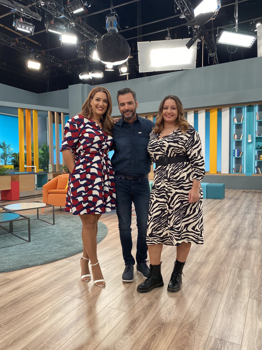 BreakfastAtStar's tweet image. Η πρώτη ελληνίδα MasterChef ήταν σήμερα στην παρέα μας! Μαργαρίτα Νικολαΐδη σε ευχαριστούμε πολύ!!👩🏻‍🍳 #masterchefgr #StarBreakfast @StarChannelGr @masterchefgr @georgekartelias @elinapapila ☀️⏰🧡💙