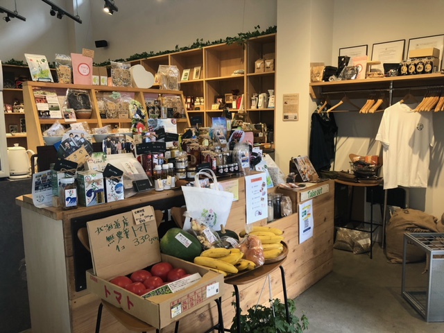 tokyo_islands_'s tweet photo. 本日、おじゃましてきました‼️島の特産品は特設スペースで10/1まで販売していますよ～😋🥬🍋🍠 https://t.co/J5xeob5gym