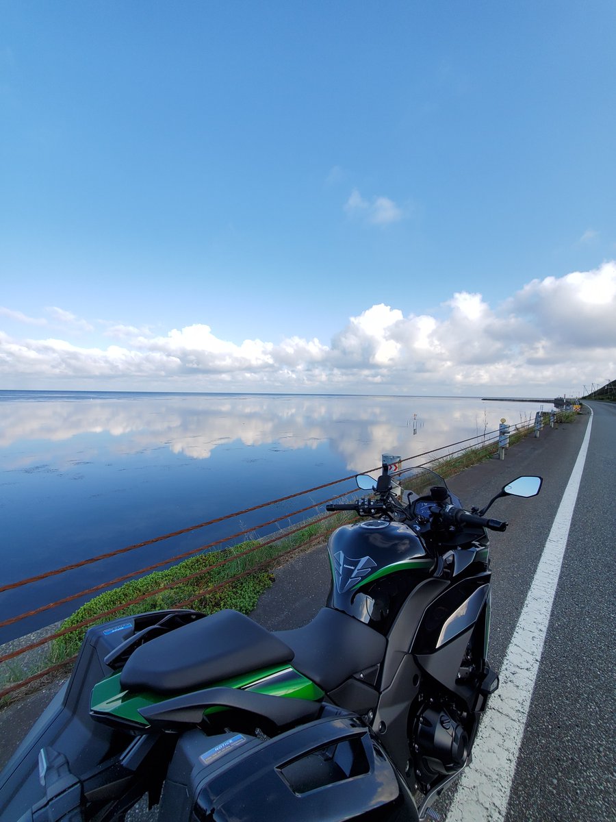 zxt02k's tweet photo. フォロアー様1000人記念

2018.12～　kawasaki ninja650
2021.7.29～ kawasaki ninja1000sx　
2021春に北海道へ。道内をおっかなびっくり楽しんでます。

※無言フォロー失礼いたします。
※バイク垢フォロバ１００％
#バイク好きと繋がりたい
#北海道バイク
#ninja1000sx https://t.co/6TysknabY5