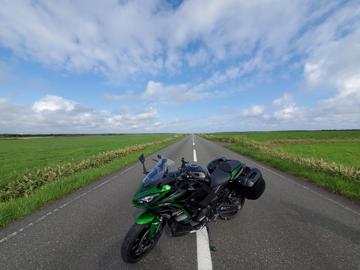 zxt02k's tweet photo. フォロアー様1000人記念

2018.12～　kawasaki ninja650
2021.7.29～ kawasaki ninja1000sx　
2021春に北海道へ。道内をおっかなびっくり楽しんでます。

※無言フォロー失礼いたします。
※バイク垢フォロバ１００％
#バイク好きと繋がりたい
#北海道バイク
#ninja1000sx https://t.co/6TysknabY5