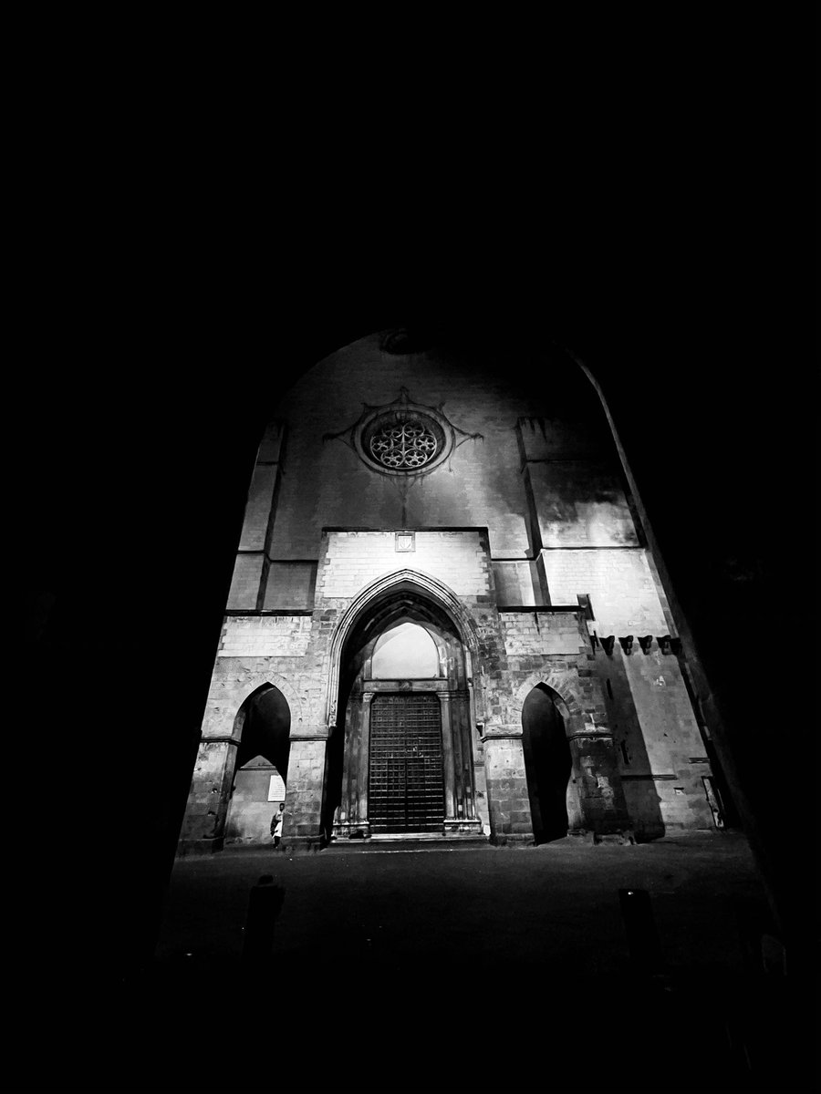 semioticmonkey's tweet photo. Esser sulla soglia. 

[Napoli, iPhone] https://t.co/5vF4bSGOJG