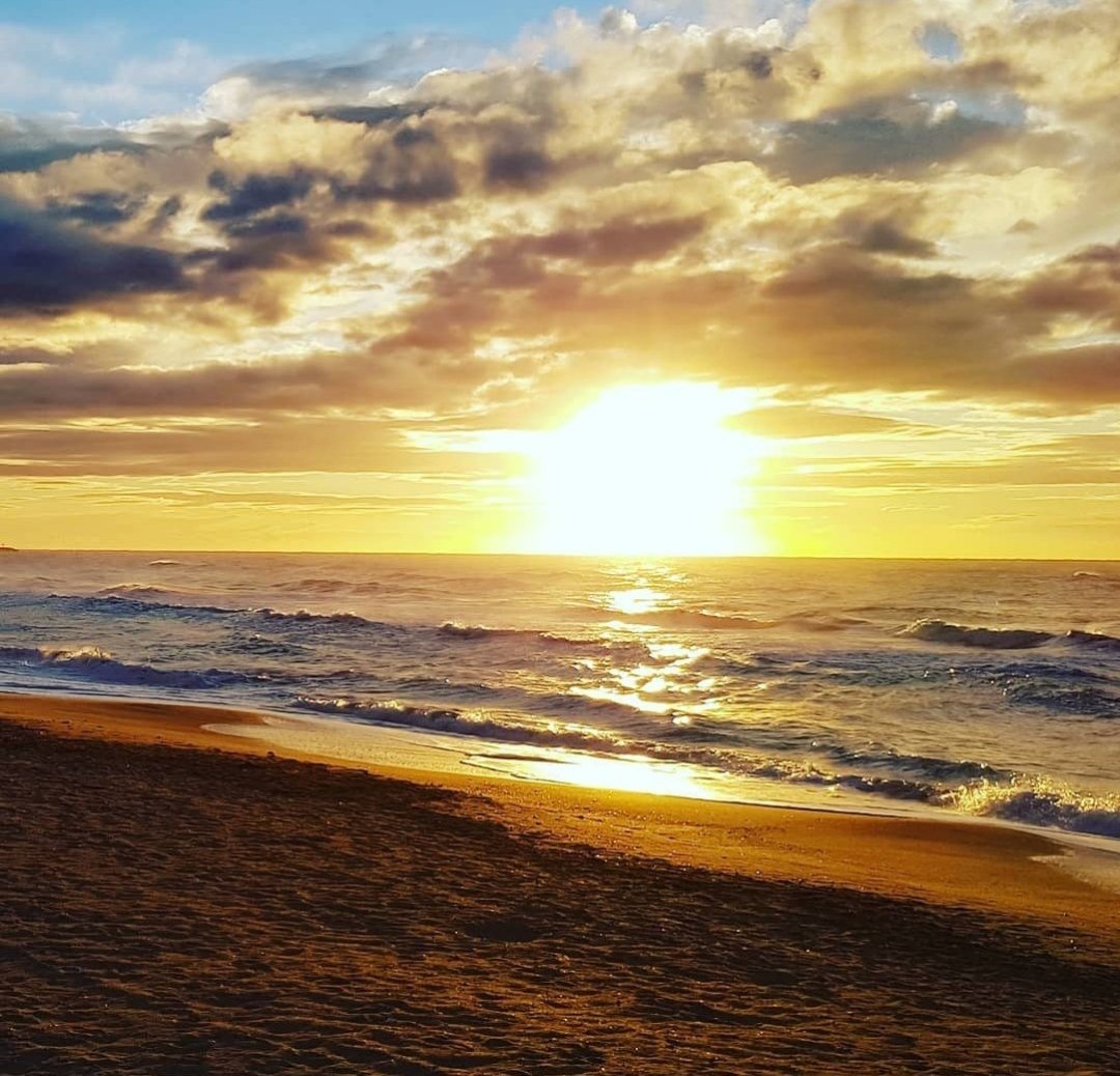 Popeta11's tweet photo. #sortidasol
#calafell 

Avui serà un bon dia.

😃😃😃😃 https://t.co/fgcbrL8oG6