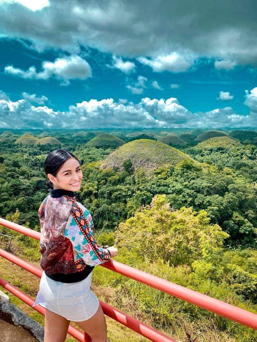 mirjhipolito's tweet photo. I can't help but be grateful to be in a place as lovely as Bohol. ❤🙏🏻

Here are some snapshots from yesterday's trip to Chocolate Hills and Loboc River!

#KoronahanSiMirjan 
#MirjUniverse
#MissUniversePhilippines 
#MissUniversePhilippines2021
#PhenomenalWoman
#InspireYou 
#Bohol https://t.co/oWtUdJh5Og