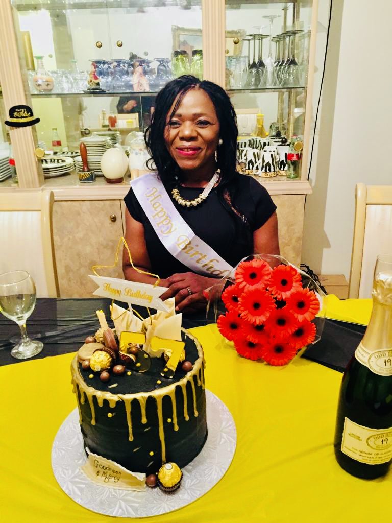 ThuliMadonsela3's tweet photo. It is with supreme gratitude that I greet the first day of my 60th decade on this beautiful planet. Thank you to all of you who give purpose to my life. Thank you also for the amazing well wishes and greetings this morning 🙏🏾🕊 https://t.co/XENcEckpQl