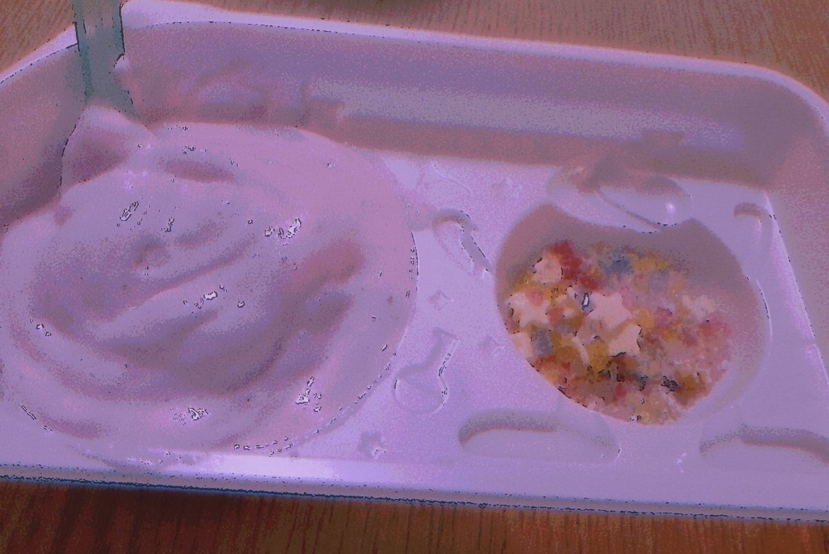 ayas__V's tweet photo. 久しぶりの甘いもの🍴💟 https://t.co/8yFb1MBkZ3