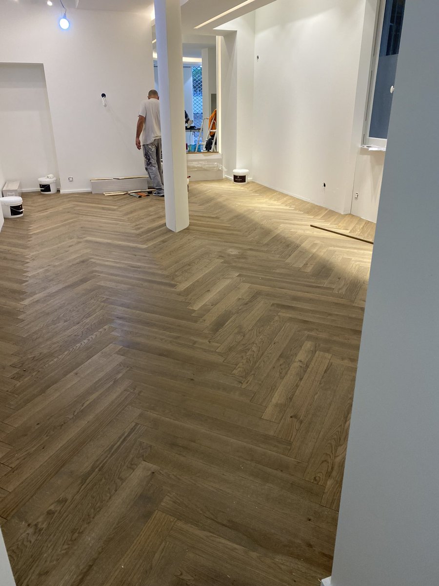 sonetimage's tweet photo. Travaux en cours dans la futur boutique 9 rue croix Baragnon à Toulouse.. https://t.co/q4osYiVzAx