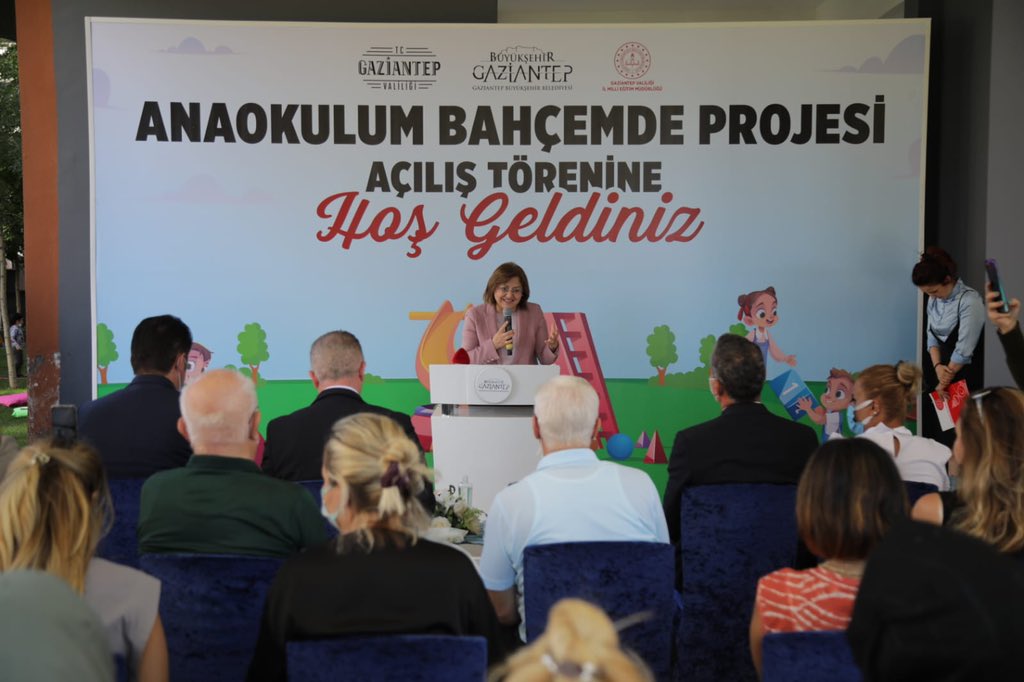 FatmaSahin's tweet photo. .@gantepvaliligi @Gaziantep_MEM işbirliğiyle “Anaokulum Bahçemde” çalışmasını başlattık.

Bu kapsamda ilk anaokulllarımızı hizmete hazırladık. Valimiz @gul_davut ile açılışlarını yaptık. 

Sitelerine anaokulu açılmasını isteyenler başvurularını yapsınlar. Biz de gerekeni yapalım. https://t.co/lNBdy5fmML