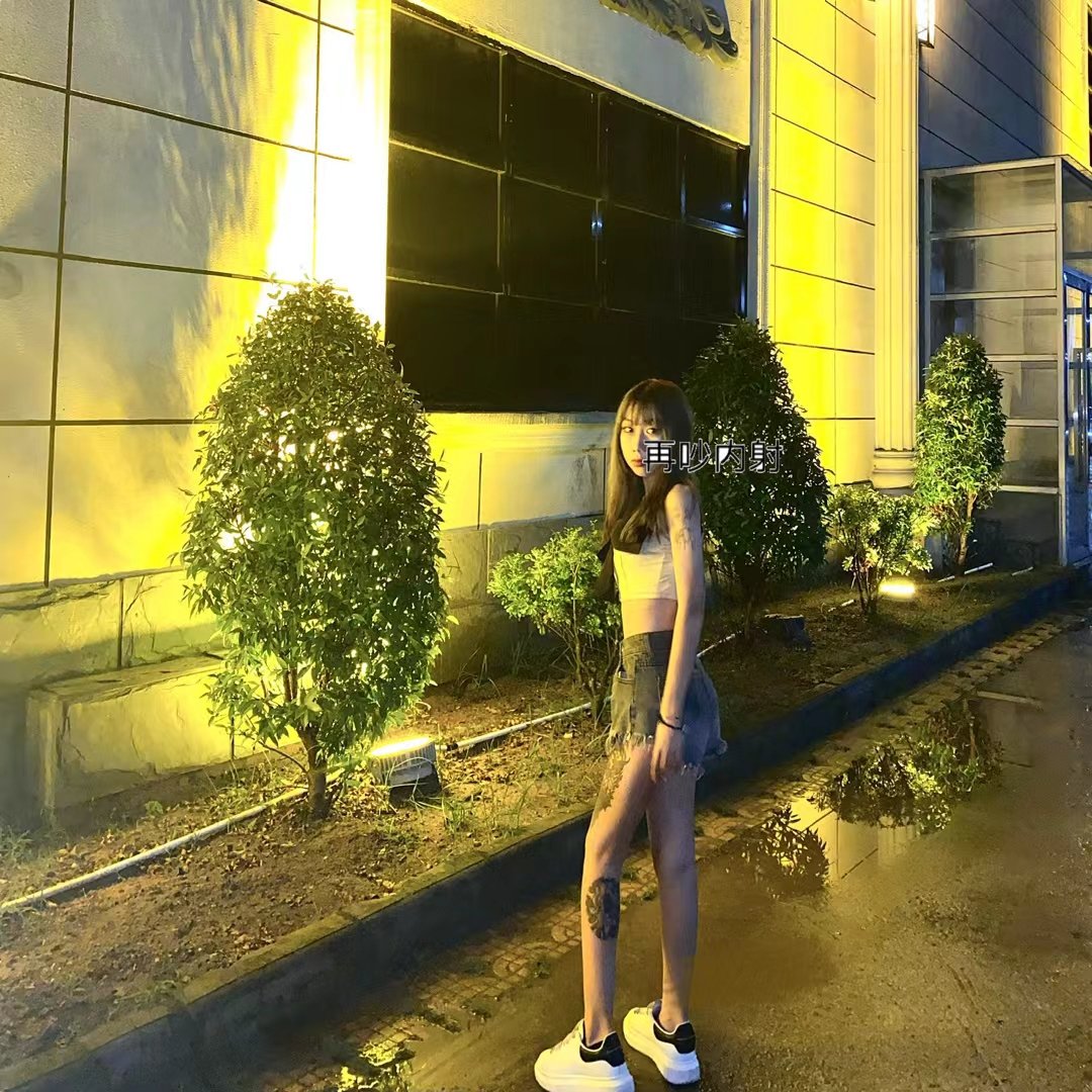 HUNRRY9's tweet photo. 再来一个骚b #腋下 #腿缝 直接盯着了😖 https://t.co/wio0L1wr1d