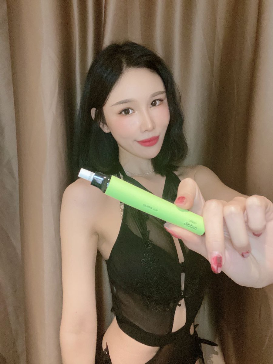 gippro neo, to be a good helper to quit smoking.

- 800 puffs
- over 22 flavors
- 3.5ml e-liquid
- 550 mAh 

Warning: this product contains nicotine, an addictive chemical, and is only for smokers over 21yrs.
.
.
.
.
.
.
#gippro #ecigarette #asiangirls #tuesday #quitsmoking