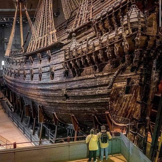 pierpi13's tweet photo. La nave Vasa si è impossessata e affondata a Stoccolma nel 1628. Dopo 333 anni sul fondo del mare, la possente nave da guerra è stata recuperata e il viaggio poteva continuare. Oggi Vasa è la nave del 17° secolo meglio conservata al mondo e il museo più visitato in Scandinavia. https://t.co/cTMz6EsriF