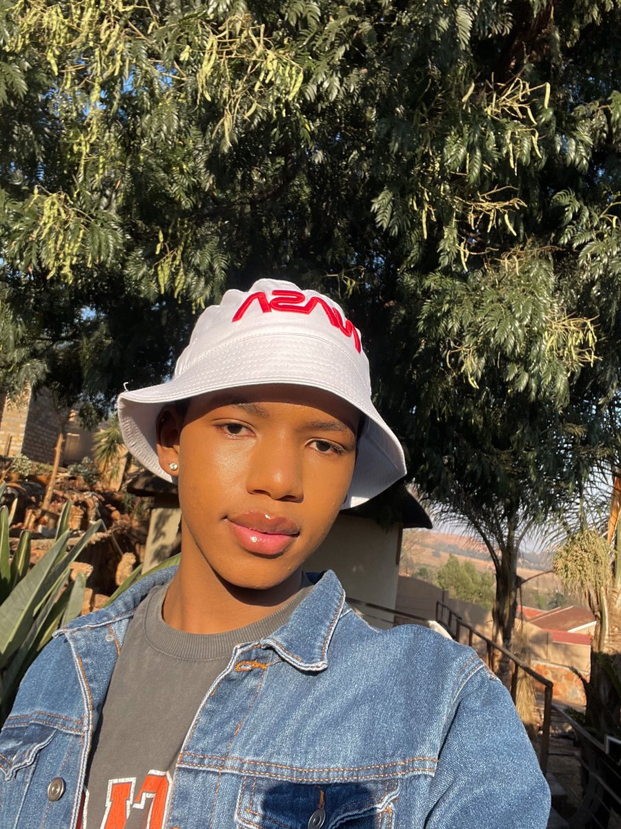 PhetoeThapelo's tweet photo. lemme leave this here . 💘🫂 https://t.co/w8b7jLhksj