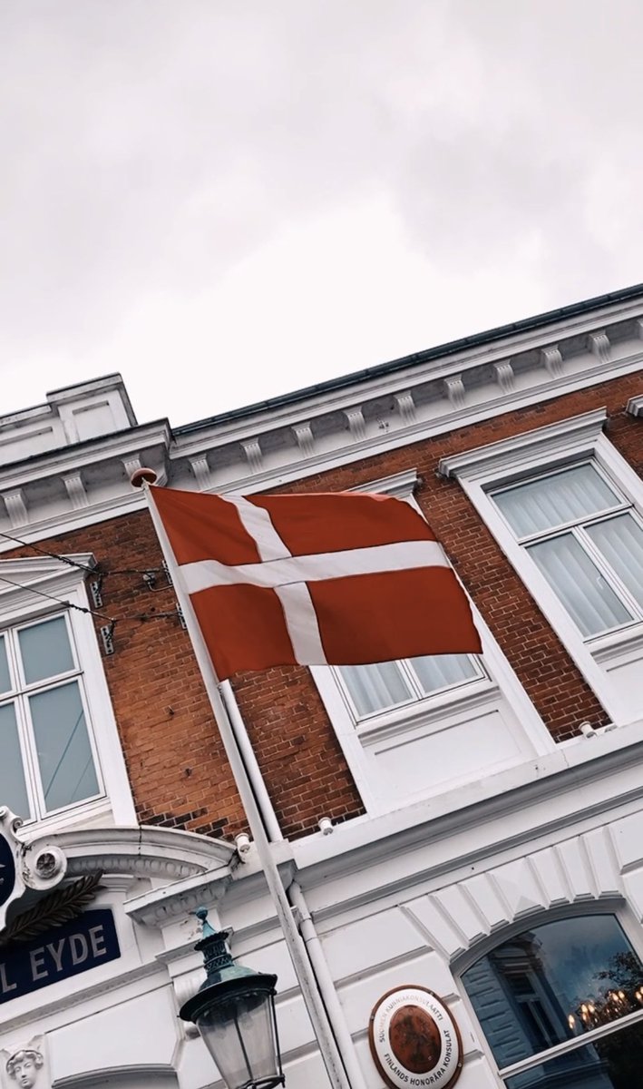 About last weekend🇩🇰Good friends, good times &amp; a really good gig w/ <a href="/cascada_music/">Cascada</a>💥🎉You smashed it! Always amazing seeing you on stage - we had the best time💜🔝 #fanclubontour
Your birthday present is on the way, hope you like it! This would have crashed your hand luggage 🤟🏼😅