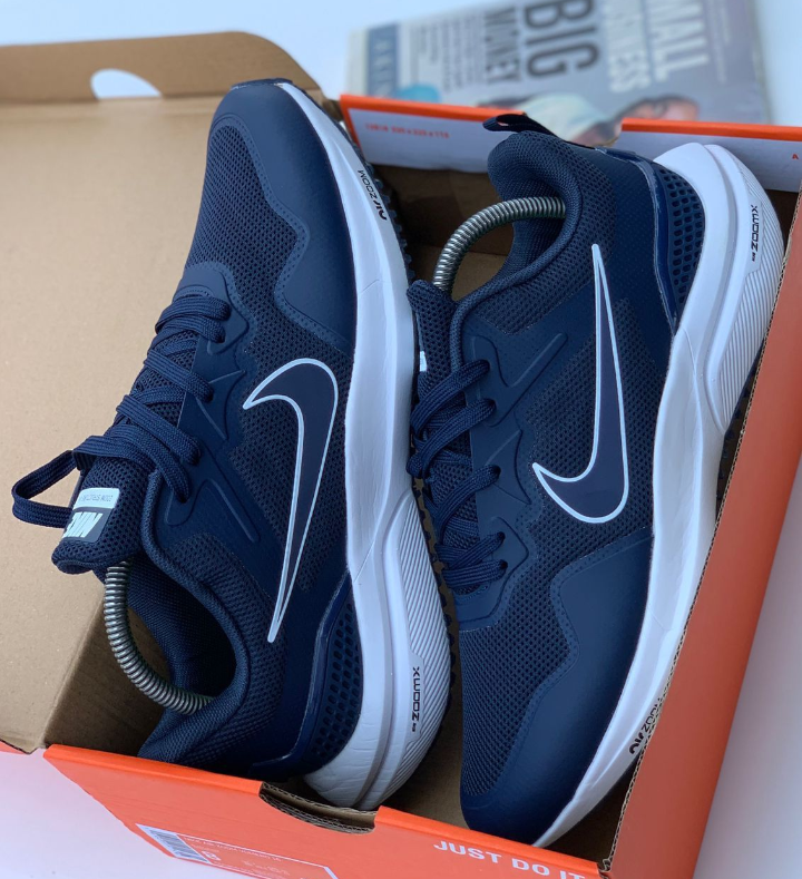 nike zoom structure trainers