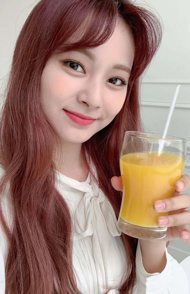 avtzuyu's tweet photo. for you 🍹 #TZUYU https://t.co/0CLuti5ubP