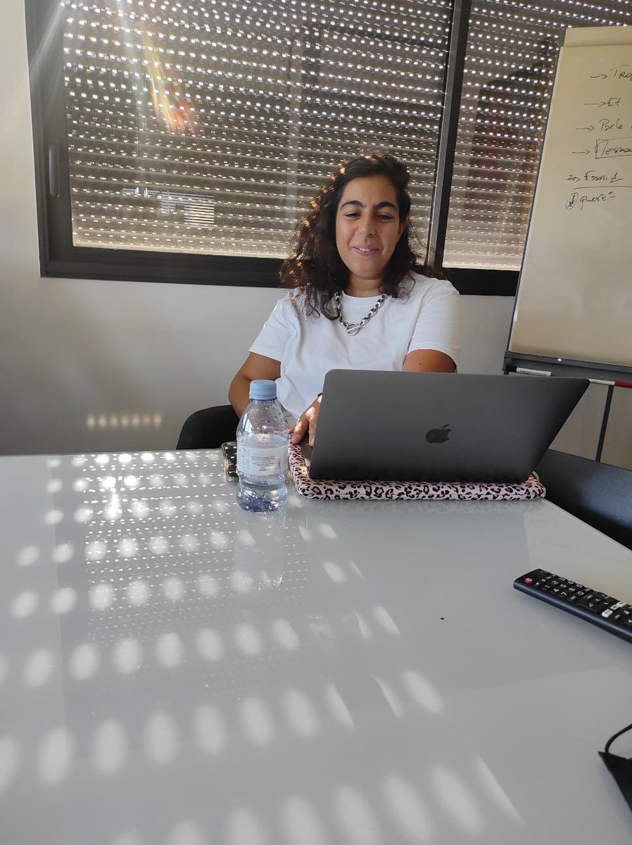 Retour en photos sur l’atelier de <a href="/MiaTawile/">miatawile</a> chez nos amis de <a href="/Morphoburo/">Morphoburo ☕ #coworking</a> !
#MMDC
