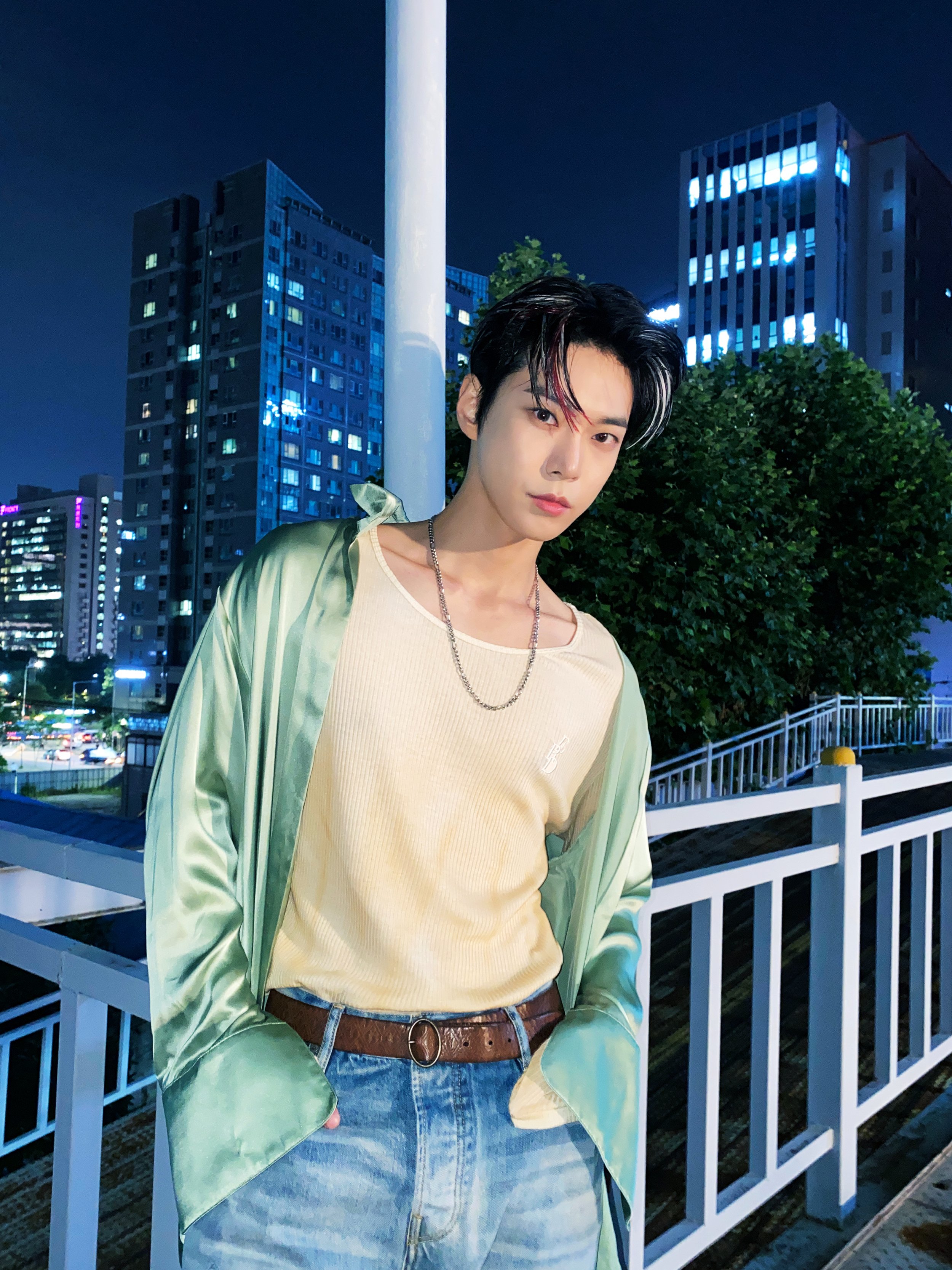 FAWwKwhVUAQR9id?format=jpg&name=orig