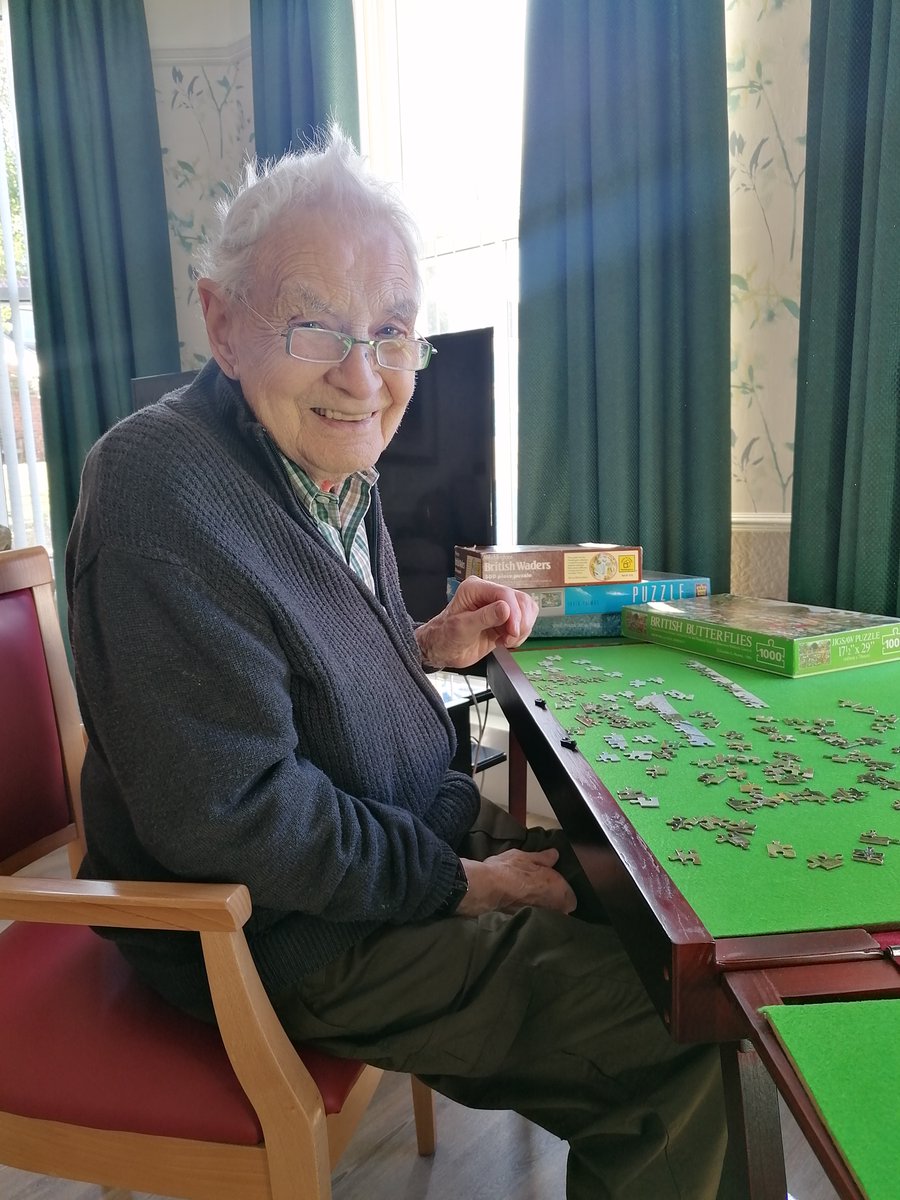 CStrakerProject's tweet image. Our resident Colin has been making full use of our brand new jigsaw table, which was bought with donated funds.  "It's great and I can fit all the pieces on the table plus the box, so I can see what I'm doing!" #carehome #carers #charity #donations #ElderlyCare