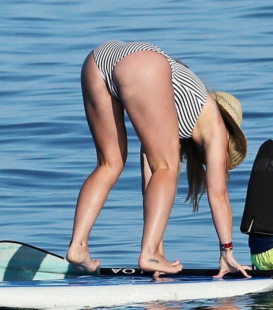 Hilary Duff about to receive a happy birthday message from me 