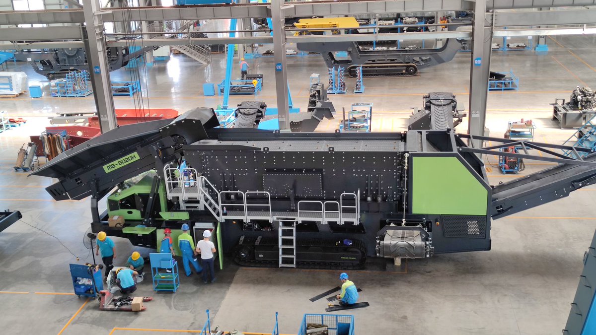 Richard_Ascend's tweet image. A Horizontal Screen is under assembly.  If you are looking for better sorting and higher capacity, come to MESDA. MESDA can provide all the solution for your need.  #mesda #horizontalscreen #mobilescreen #mining #aggregate #quarry #recycling