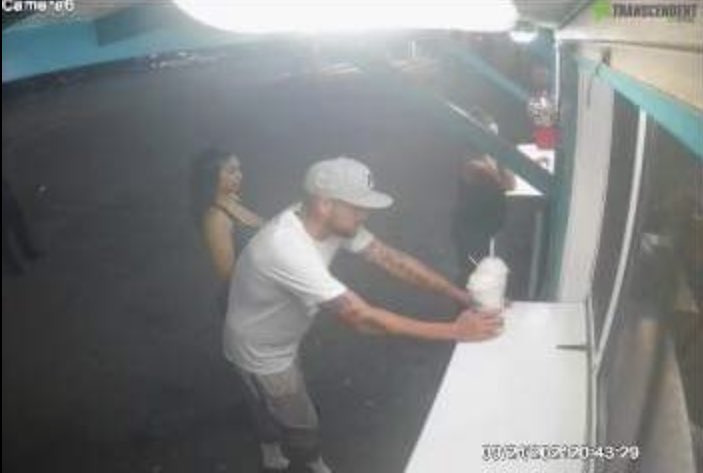 davenewworld_2's tweet photo. These scumbags were last seen at an Icy Delights in Middlesex, MD assaulting an innocent worker with icees for no reason.

Full story:
https://t.co/wz30nvYmfg https://t.co/GQTdW7GFCr