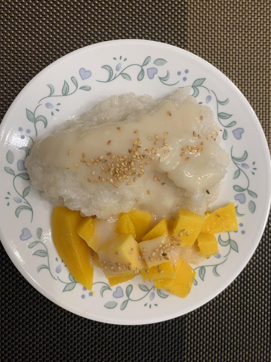 HappyMongPagod's tweet photo. Something Thai for dinner dessert. My very own Mango Sticky Rice.
#ThaiFood
#MissingThailand https://t.co/k4jkRk07MO