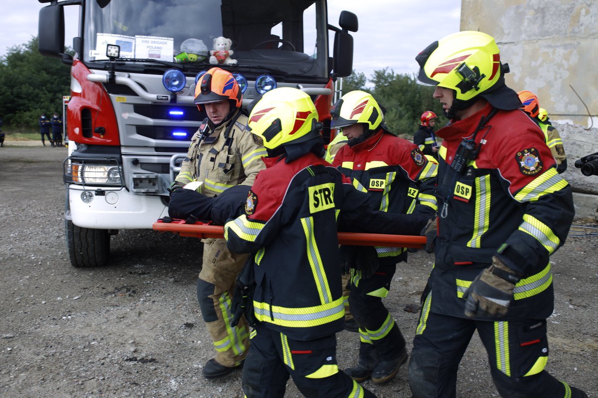 ICCSS_EU's tweet photo. EU-CHEM-REACT exercises are currently underway. Over 500 international participants from Ukraine ๐บ๐ฆ, Poland ๐ต๐ฑ, Moldova ๐ฒ๐ฉ and Latvia ๐ฑ๐น take part in FX. Participants practice cooperation in mitigating chemical and biological threats with @eu_echo #ECR2 #EUCivPro #ChemicalSafety https://t.co/xOfE7lGspW