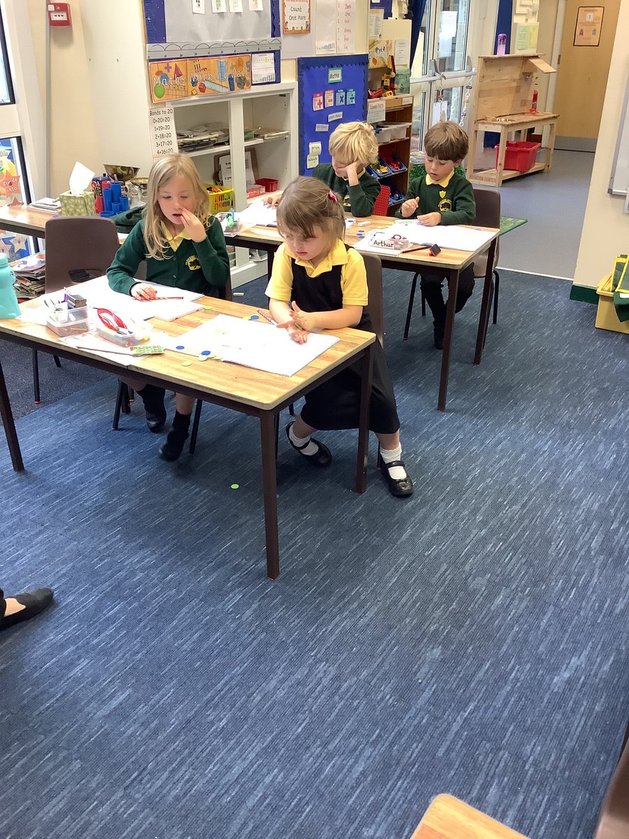 PrimaryParkend's tweet photo. Year one enjoying their maths lesson today. https://t.co/eecCQ1hT2B