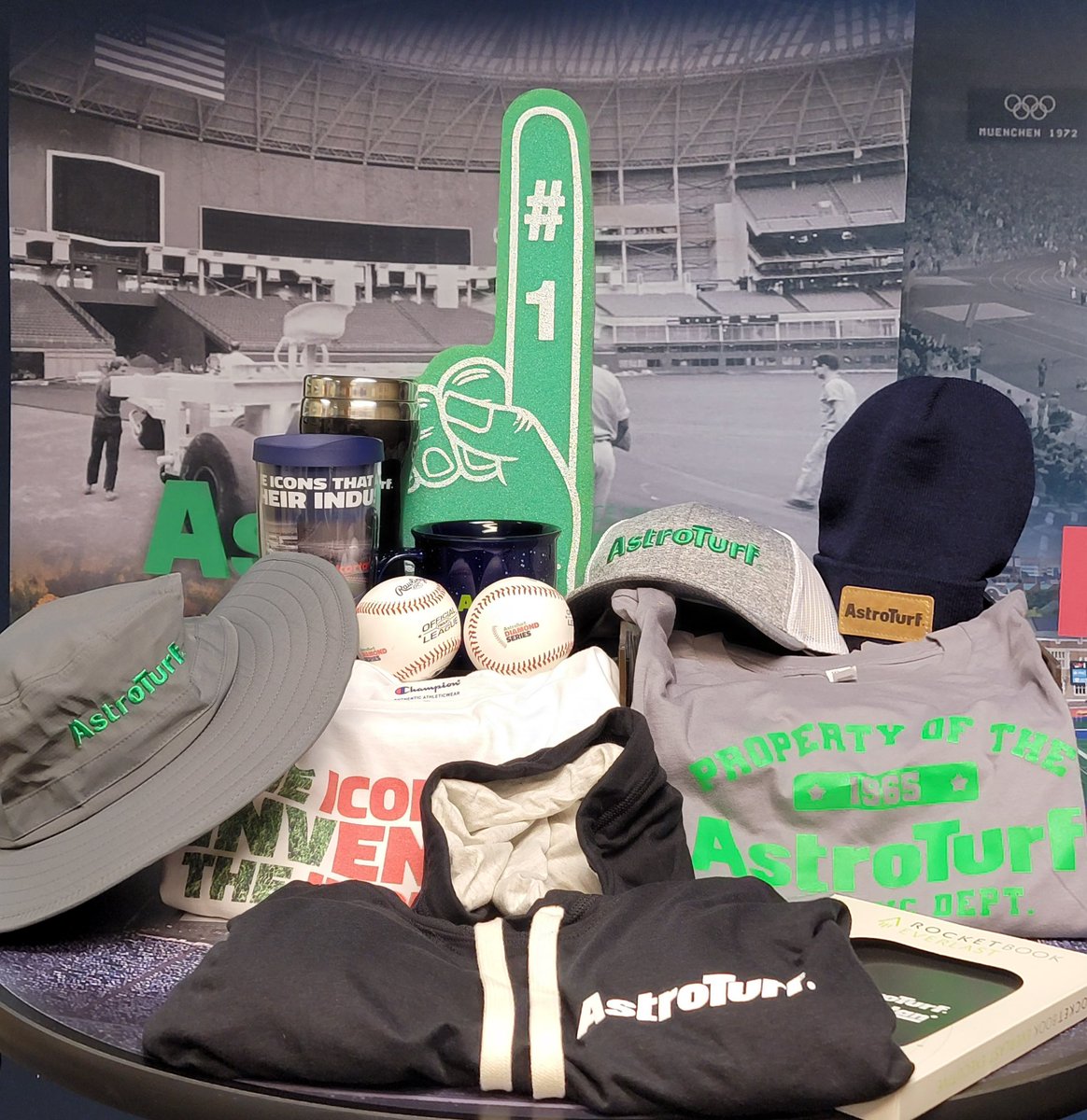 🚨Last chance🚨 Our sponsor AstroTurf is giving away this amazing prize package to one of our followers. Please follow <a href="/AstroTurfUSA/">AstroTurf</a> and retweet this post for a chance to win this amazing giveaway. #AstroTurf #OnOurTurf #collegebaseball  #giveaway #giveaways #GiveAwayAlert