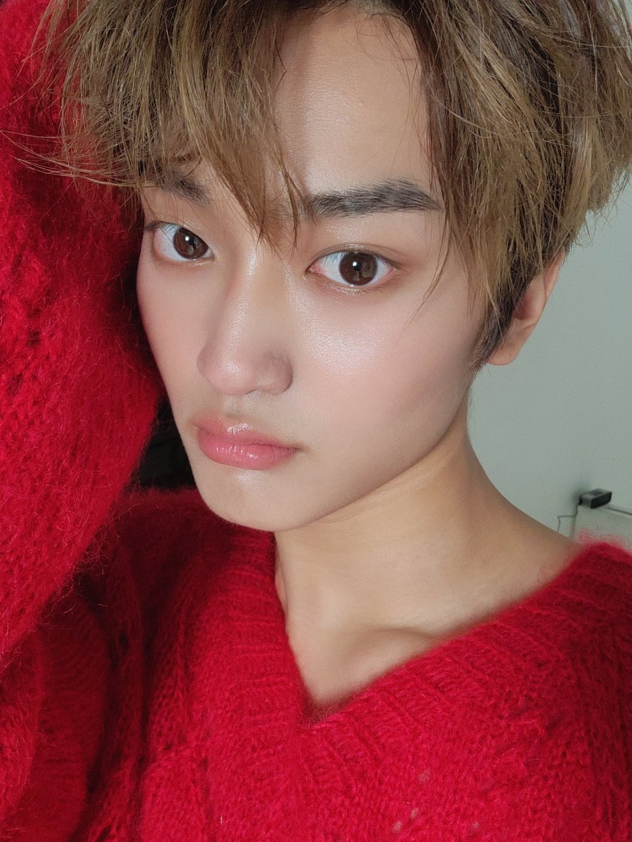 CravityArg_'s tweet photo. 💫 Actualización de Taeyoung 💫

🌟 Con @VogueKorea https://t.co/ku7G5FWY17