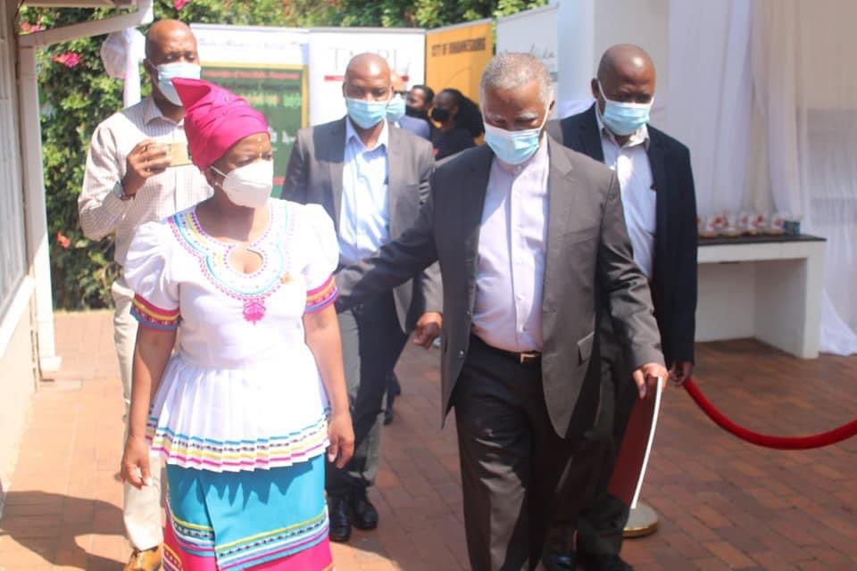 castrongobese's tweet photo. President @TMFoundation_ &amp; @CityofJoburgZA Speaker Cllr. @Speaker_CoJ during announcement of collaboration between Thabo Mbeki Presidential Library and the City. https://t.co/k3VP80pm2u